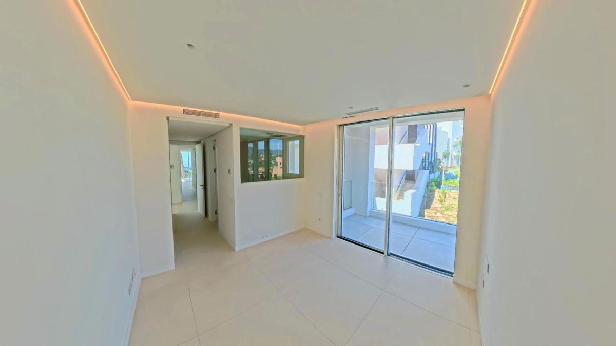 Venta de piso en Piso en Calle Victoria Kent s/n, La Mairena, Ojén, Ojén
photo 3