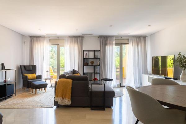 Chalet adosado en Nagüeles, Marbella thumbnail 1