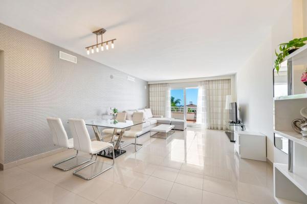 Аттик на продажу в  Ático en Calle Alqueria, Paraiso-Barronal, Estepona, Эстепона photo 4