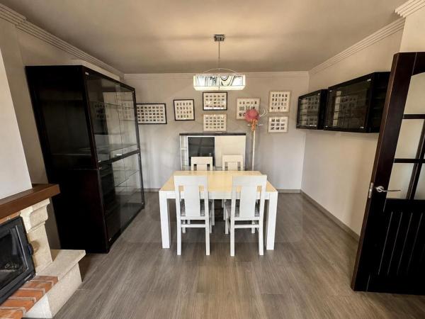 Chalet adosado en Calle Camarón de la Isla, 1, Pizarra thumbnail 2