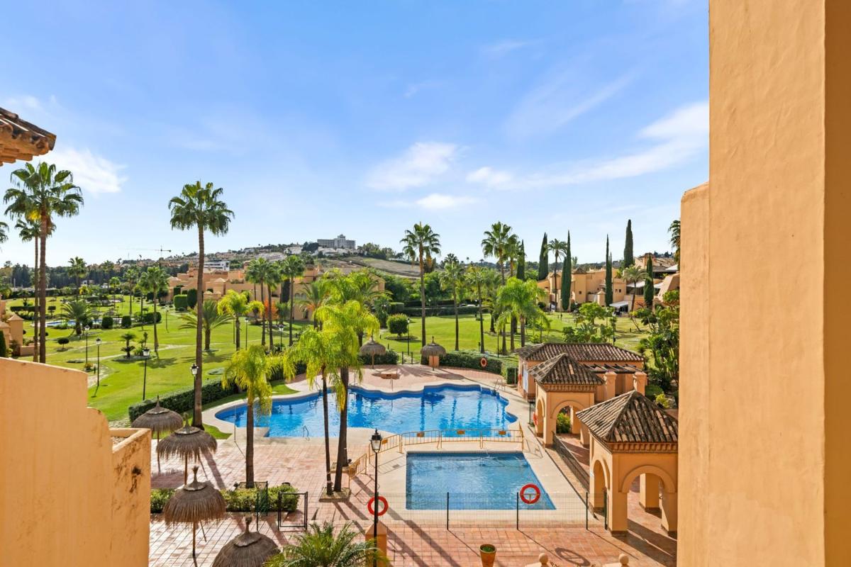 Продажа дуплекса на Dúplex en Nueva Atalaya, Estepona, Эстепона photo 2