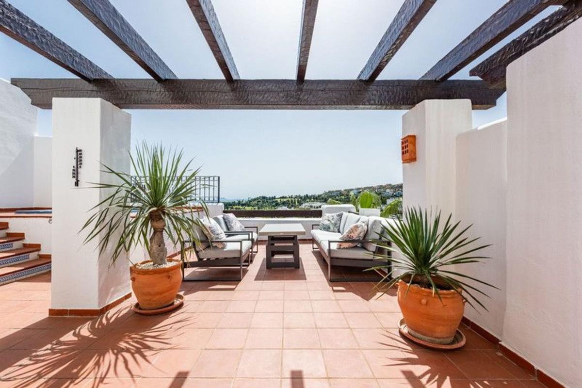 Venta de duplex en Dúplex en Urbanizacion Capanes, 2 t, La Alquería, Benahavís, Benahavís photo 2