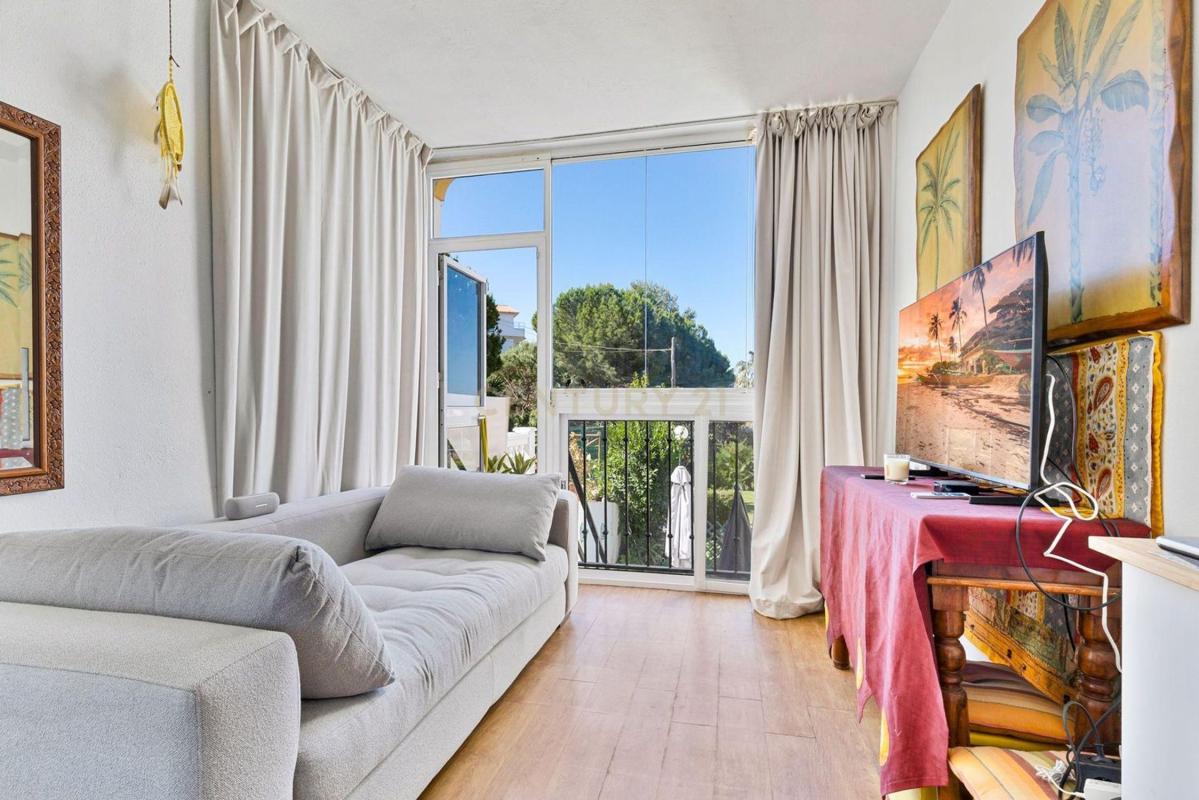 Продажа квартиры на Piso en Calle Mijas del Faro, 260, Calaburra - Chaparral, Mijas, Михас
photo 1