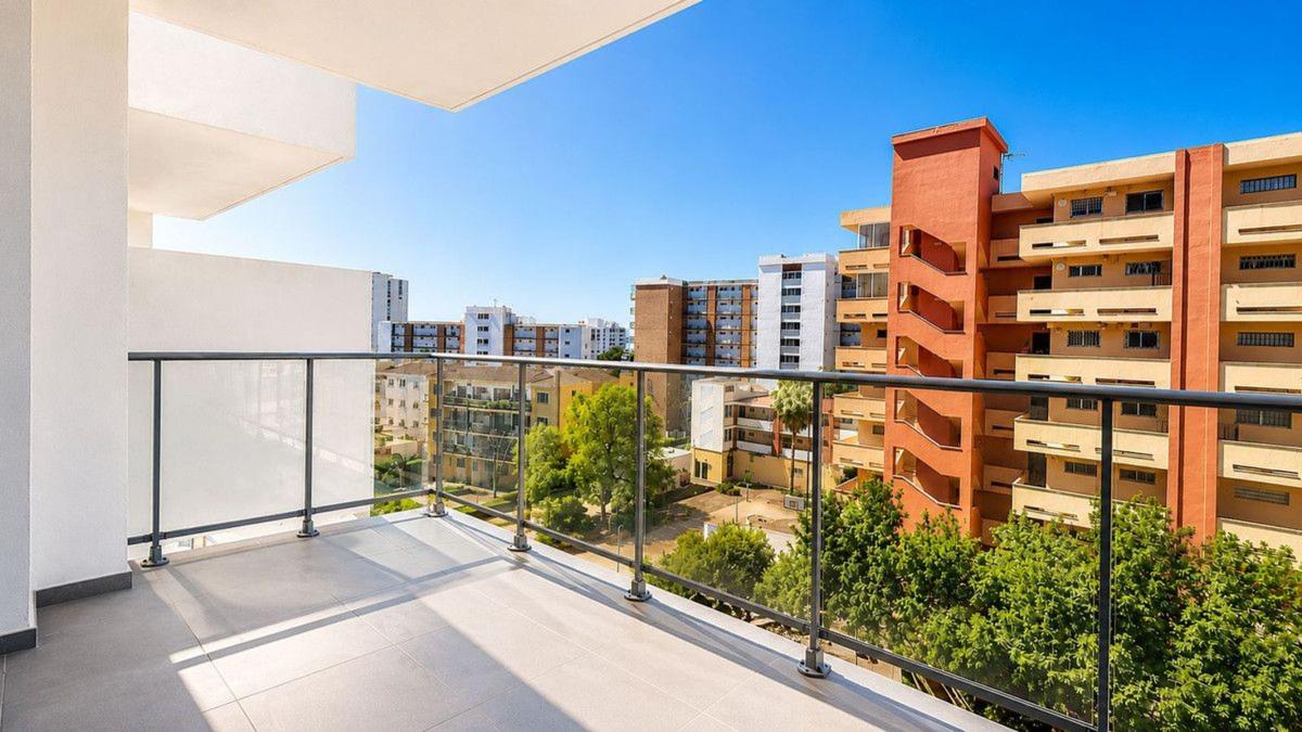 Venta de piso en Piso en Avenida San Carlos, 1, Solymar - Puerto Marina, Benalmádena, Benalmádena
 photo 5