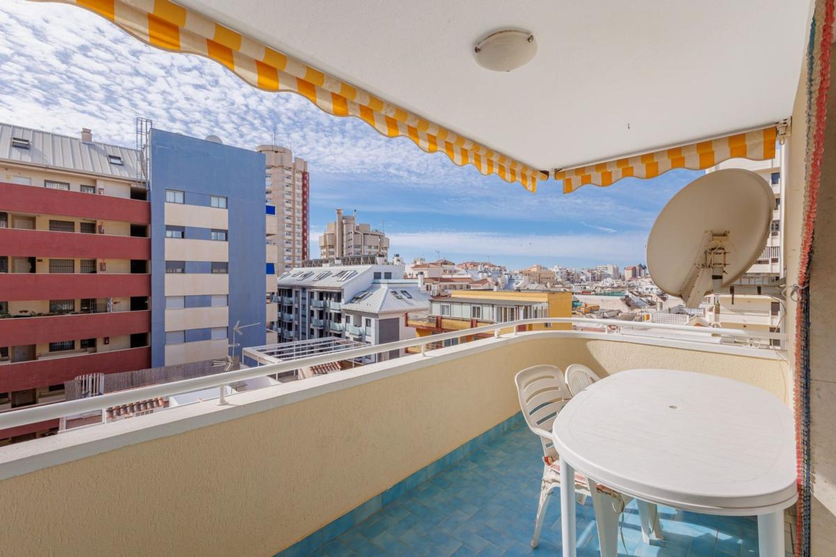 Sprzedaż mieszkania w Piso en Calle Ollería, 24, Zona Puerto Deportivo, Fuengirola, Fuengirola
photo 1