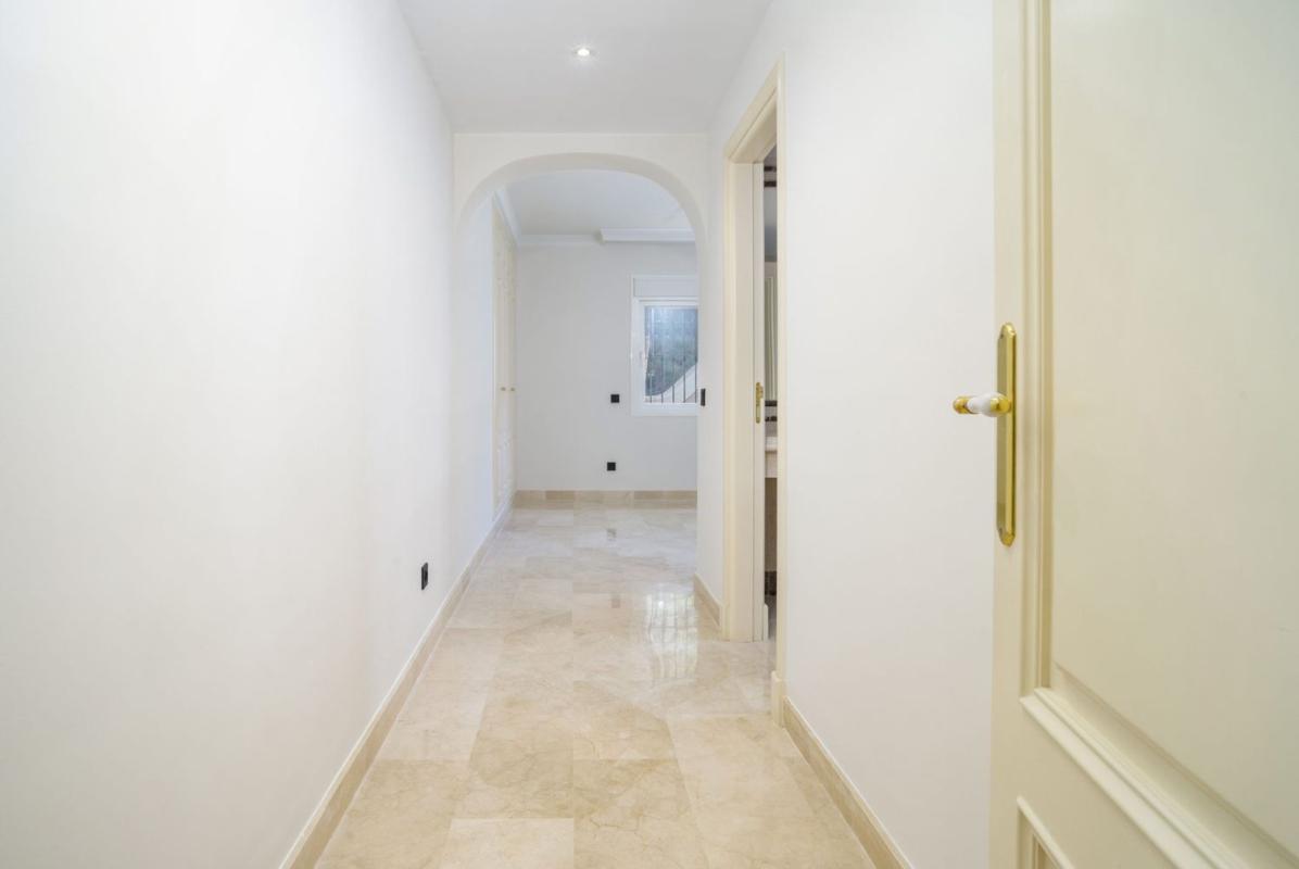 Venta de piso en Piso en Calle Lago de los Cisnes, Nagüeles, Marbella, Marbella
photo 2