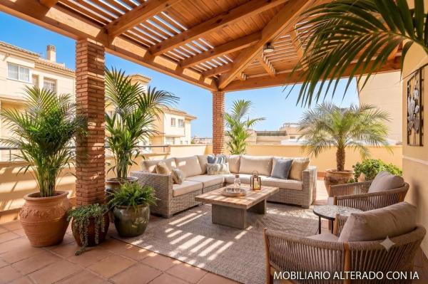 Chalet pareado en Calle José María Amado, Parque Clavero, Málaga thumbnail 2