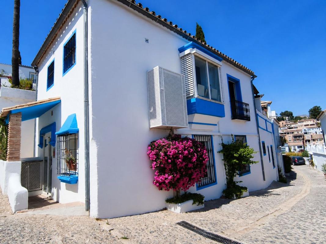 Propiedades en venta y alquiler en España photo 1