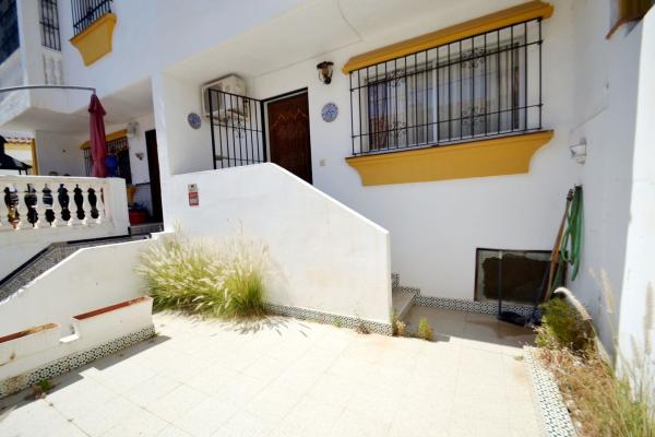 Chalet adosado en Avenida las Palmeras, Parque de la Paloma, Benalmádena thumbnail 2