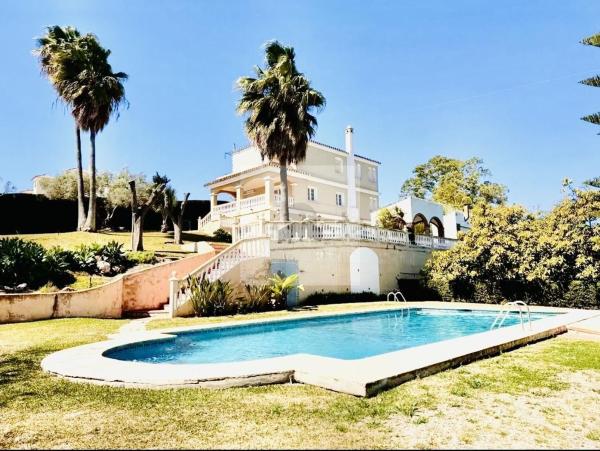Casa o chalet independiente en Las Lomas, Estepona photo 1