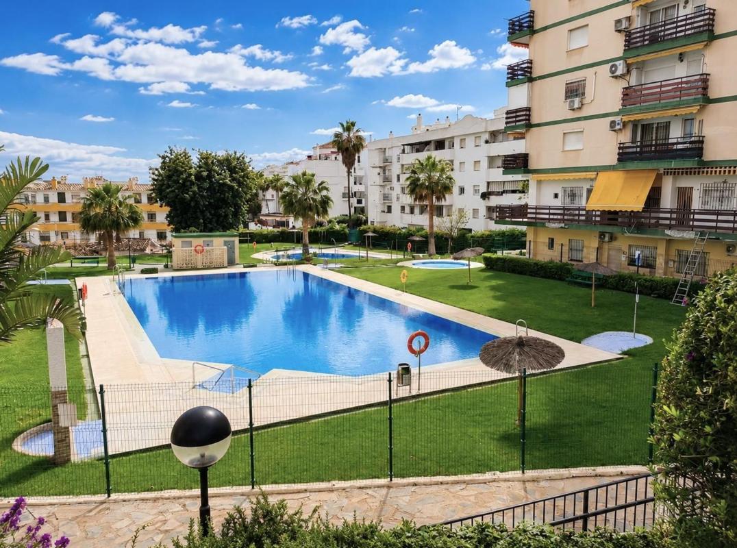Venta de piso en Piso en Parque de la Paloma, Benalmádena, Benalmádena
 photo 2