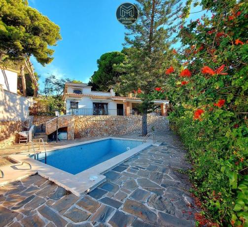 Chalet independiente en venta en Casa o chalet en Pinares de San Antón, Málaga, Málaga
photo 1