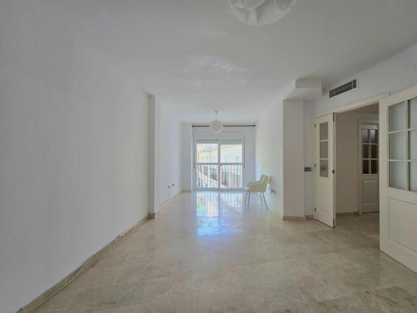 Venta de piso en Piso en Calle el Cortijo, 2, Cancelada, Estepona, Estepona
thumbnail 1