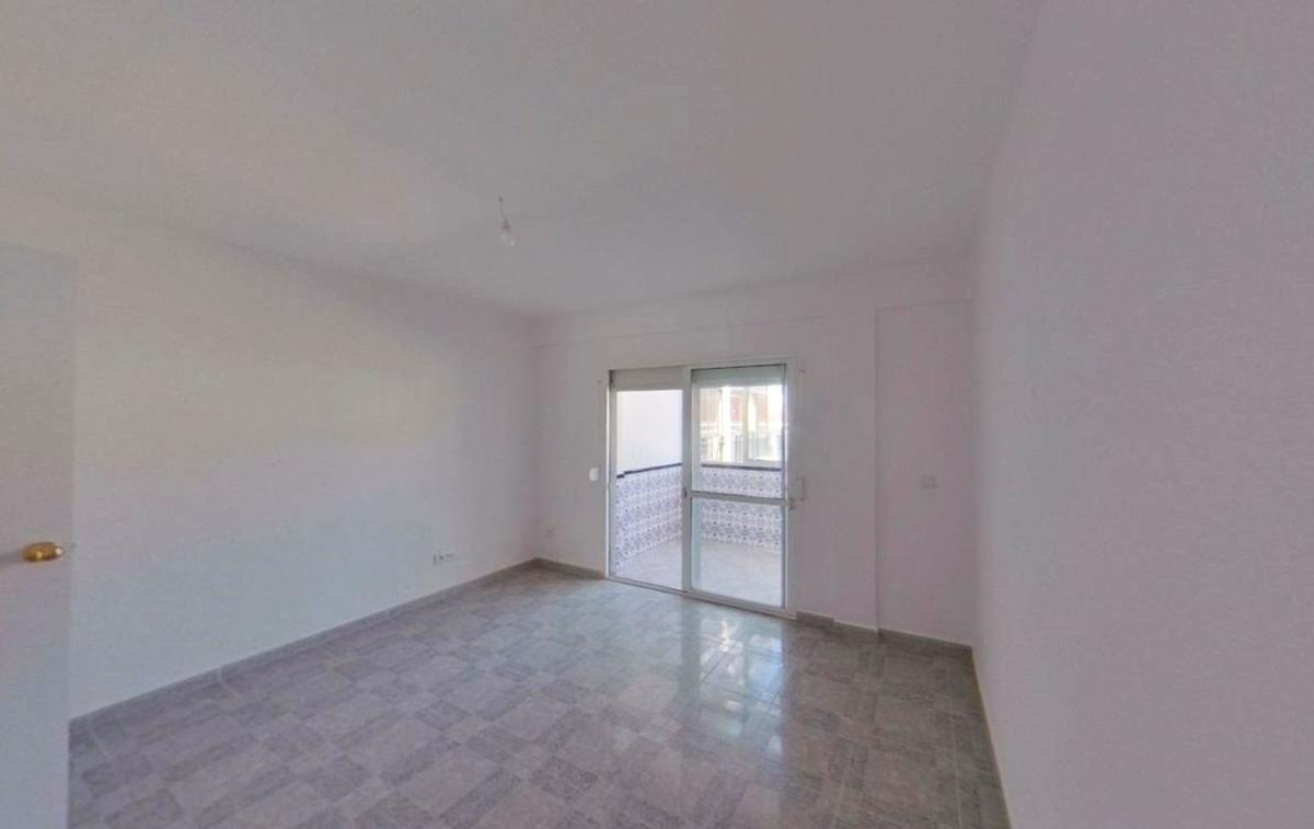 Venta de piso en Piso en Plaza las Delicias, Puerto de Estepona, Estepona, Estepona
photo 1