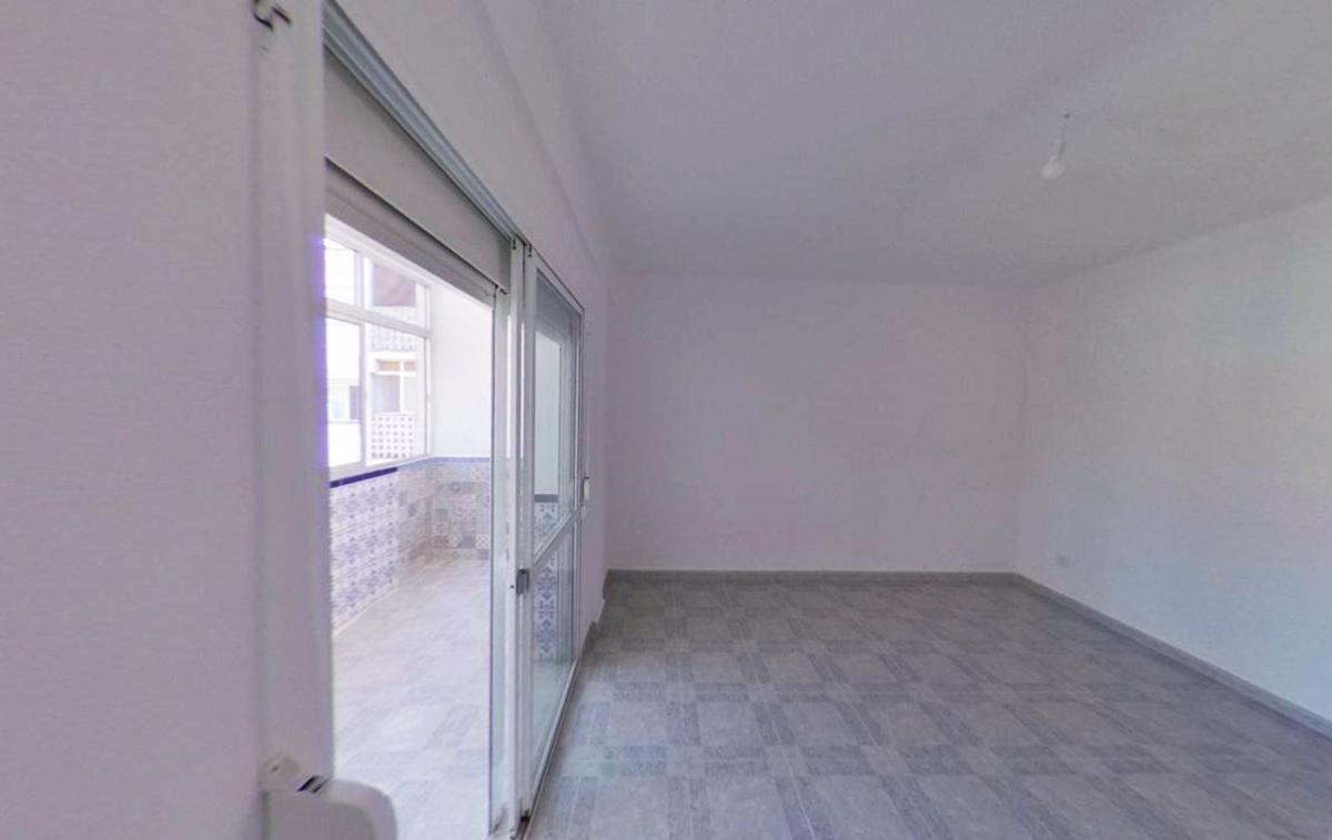 Venta de piso en Piso en Plaza las Delicias, Puerto de Estepona, Estepona, Estepona
photo 3
