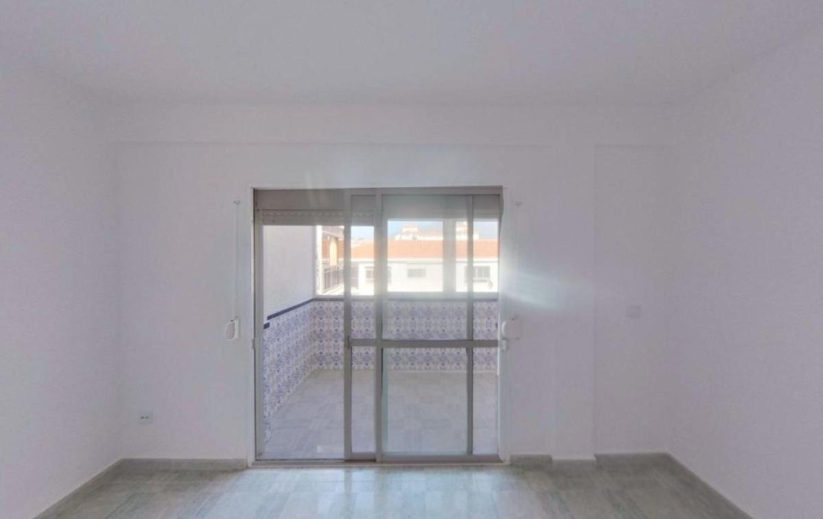 Venta de piso en Piso en Plaza las Delicias, Puerto de Estepona, Estepona, Estepona
photo 4