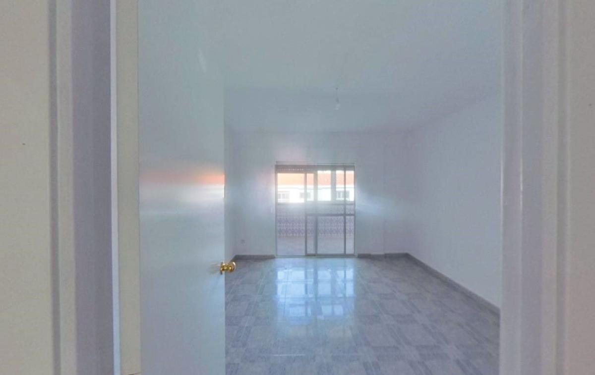 Venta de piso en Piso en Plaza las Delicias, Puerto de Estepona, Estepona, Estepona
photo 5