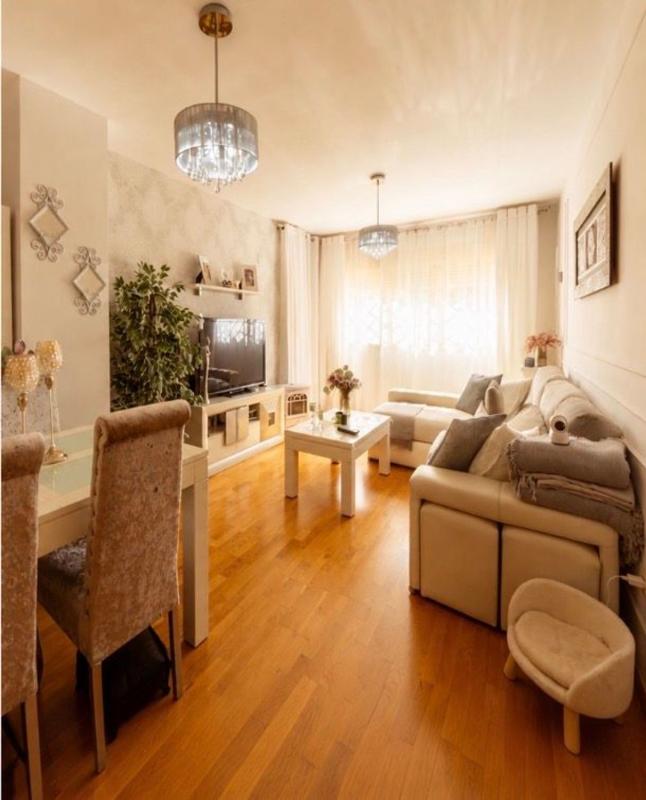 Venta de piso en Piso en Calle Juan Bernabé Britto, 8, Sierra de Estepona-Avda de Andalucia, Estepona, Estepona
photo 2