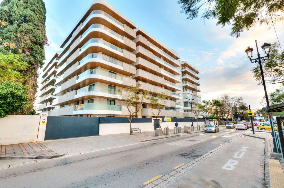 Sprzedaż mieszkania w Piso en Avenida Santa Amalia, 17, Zona Sohail, Fuengirola, Fuengirola
photo 1