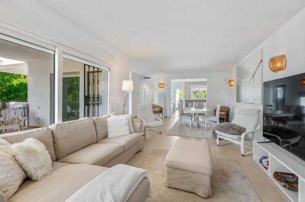 Casa o chalet independiente en Avenida Alpandeire s/n, Reserva de Marbella, Marbella thumbnail 1