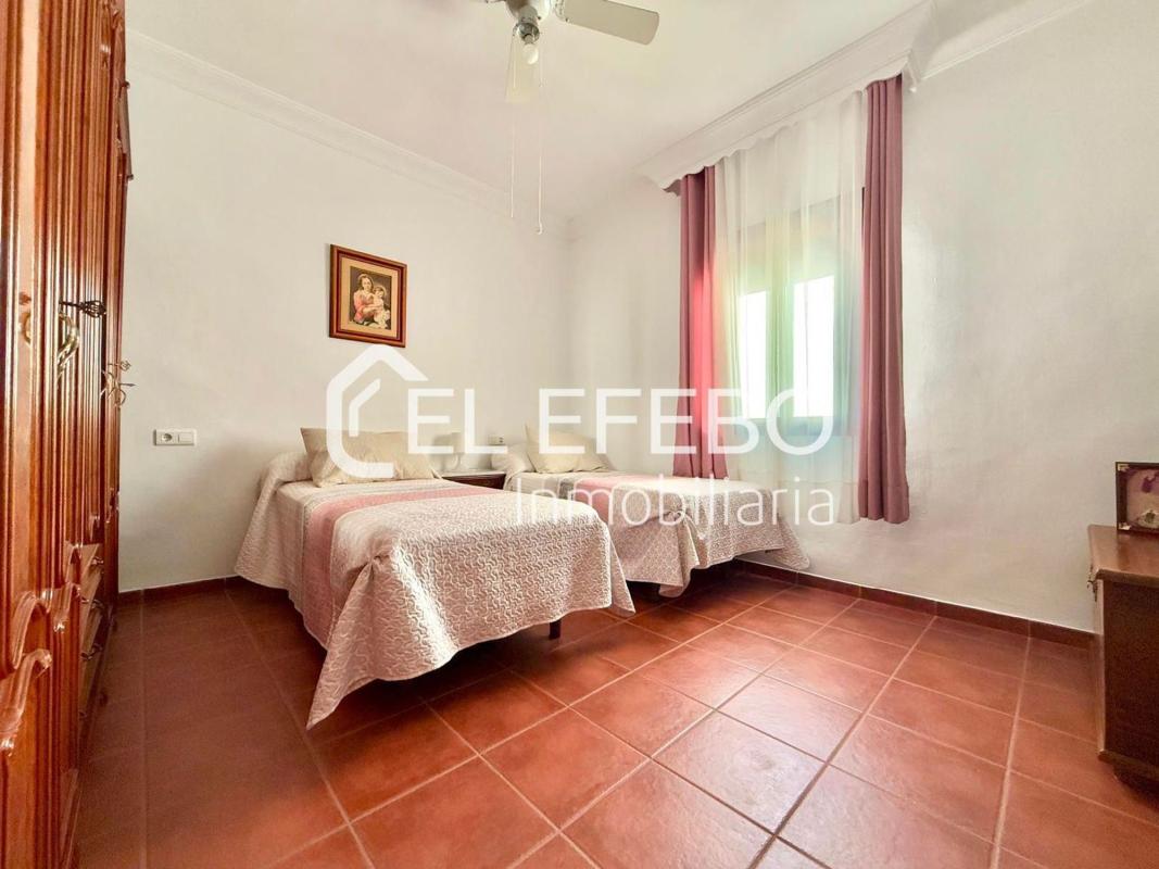 Sale of independent chalet in Casa o chalet en Zona Fuentemora, Antequera, Antequera
photo 4