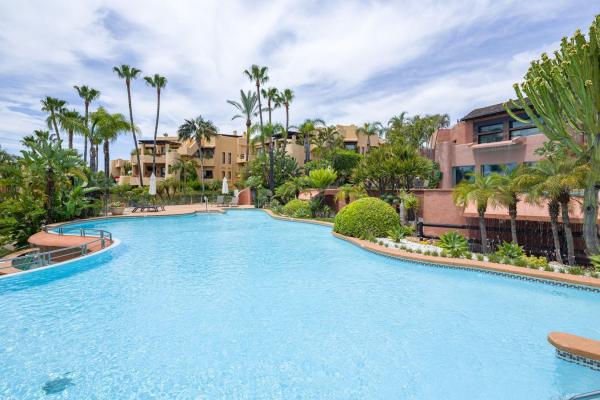 Venta de piso en Piso en Sierra Blanca, Marbella, Marbella
 photo 1