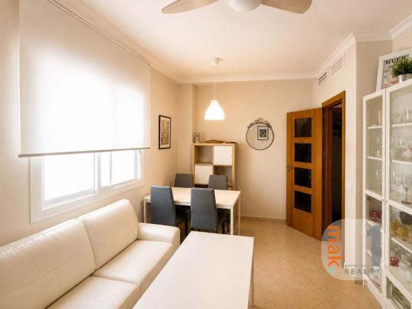 Venta de piso en Piso en Victoria Eugenia, Málaga, Málaga
 photo 1