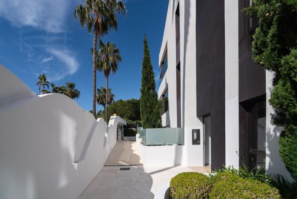 Duplex en venta en Dúplex en Calle de la Gaviota, 159, Marbesa, Marbella, Marbella thumbnail 1