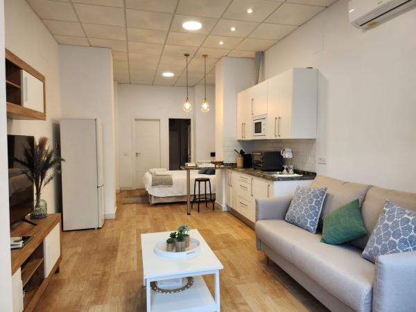 Duplex en venta en Dúplex en Calle Palestina, 5, Carranque - Haza Cuevas, Málaga, Málaga thumbnail 1