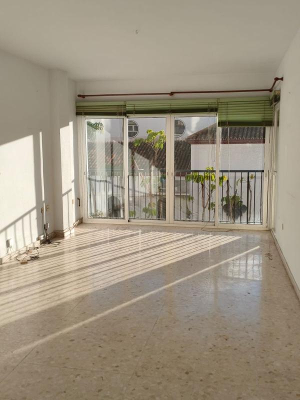 Venta de piso en Piso en Plaza de la Constitución, 16, Zona Puerto Deportivo, Fuengirola, Fuengirola
 photo 2