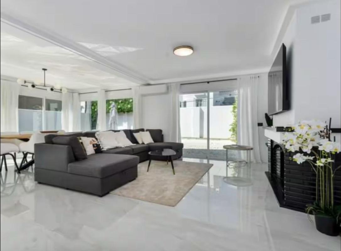 Properties for sale and rent in Spain photo 3
