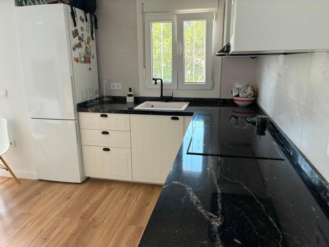 Venta de piso en Piso en Plaza Samaniego, Rodeo Alto-Guadaiza-La Campana, Marbella, Marbella
photo 2