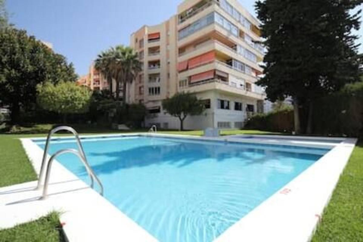 Venta de piso en Piso en Calle Barquilla, 3, La Puya - La Ermita, Marbella, Marbella
photo 2