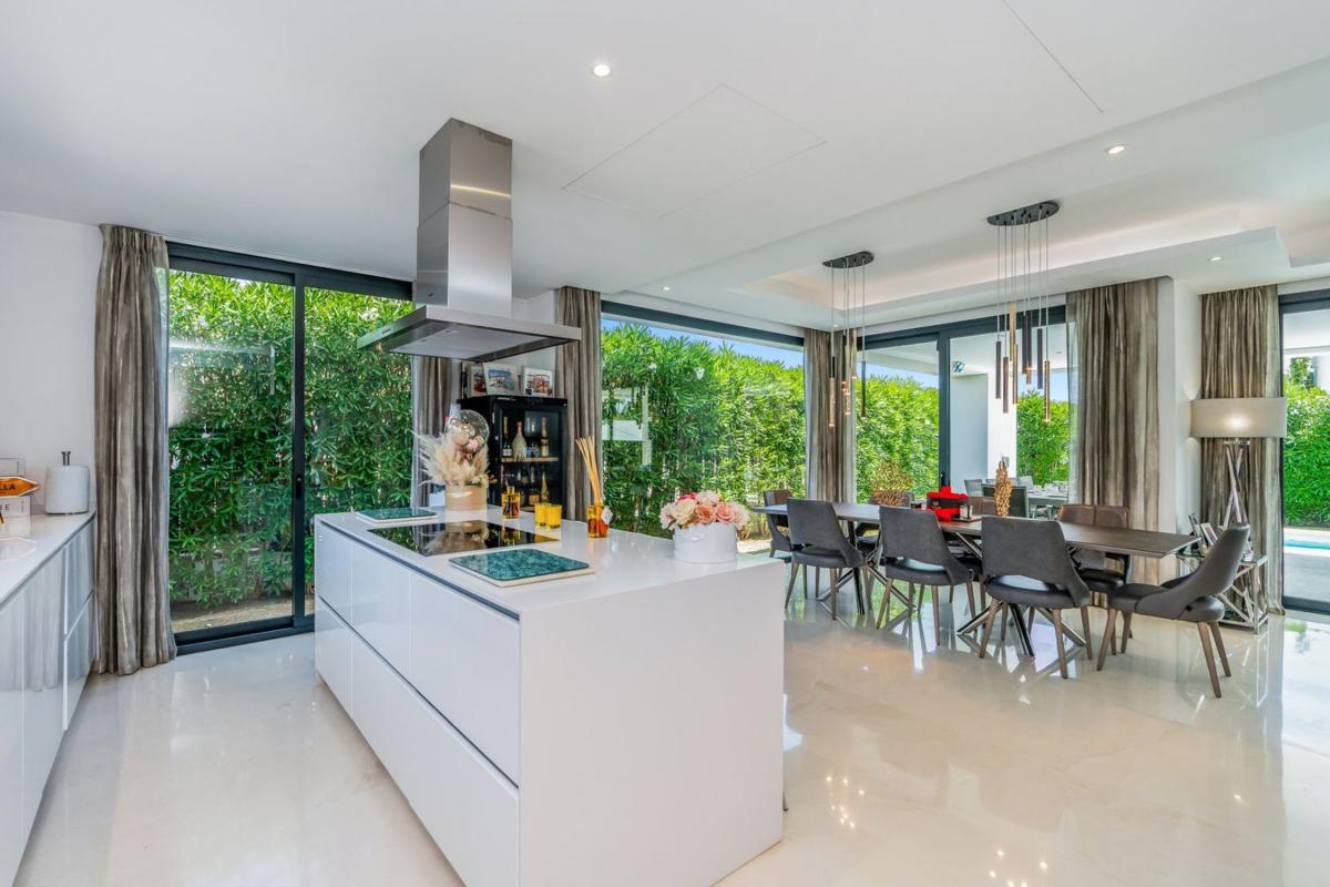 Properties for sale and rent in Spain photo 5
