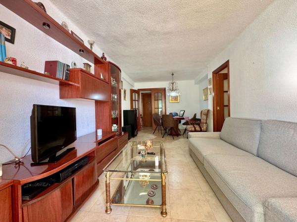 Venta de piso en Piso en Calle Oropéndola, Arroyo de la Miel, Benalmádena, Benalmádena
photo 1