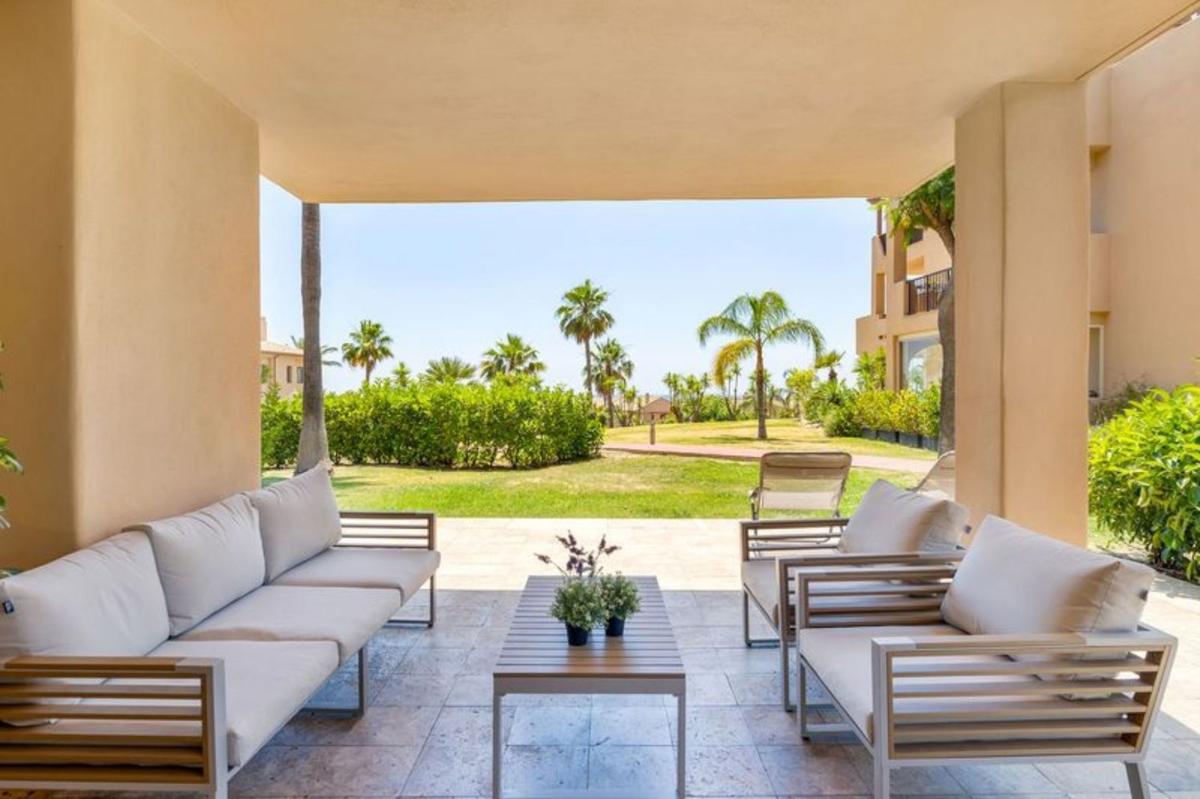 Sale of apartment in Piso en Hacienda del Senorio de Cifuentes, El Paraíso, Benahavís, Benahavís
photo 1