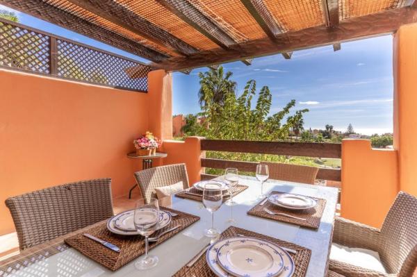 Sprzedaż mieszkania w Piso en El Palomar de Castiglione, 6, La Concha-Resina Golf, Estepona, Estepona
 photo 1