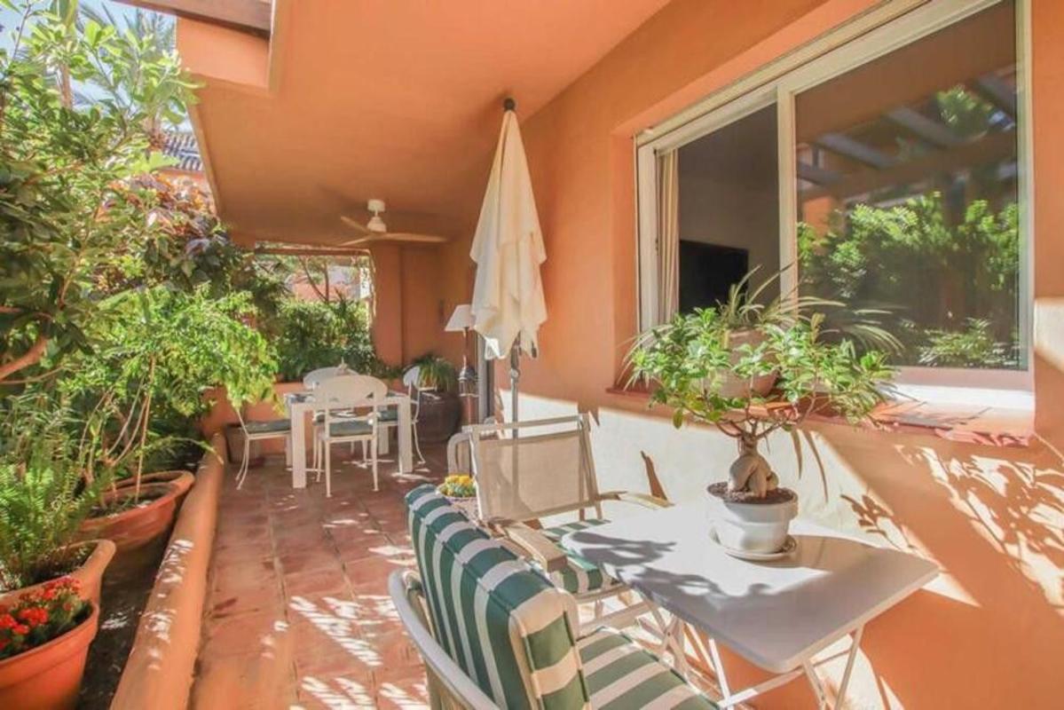 Venta de piso en Piso en Bulevar Príncipe Alfonso de Hohenlohe, Lomas de Marbella Club, Marbella, Marbella
photo 1