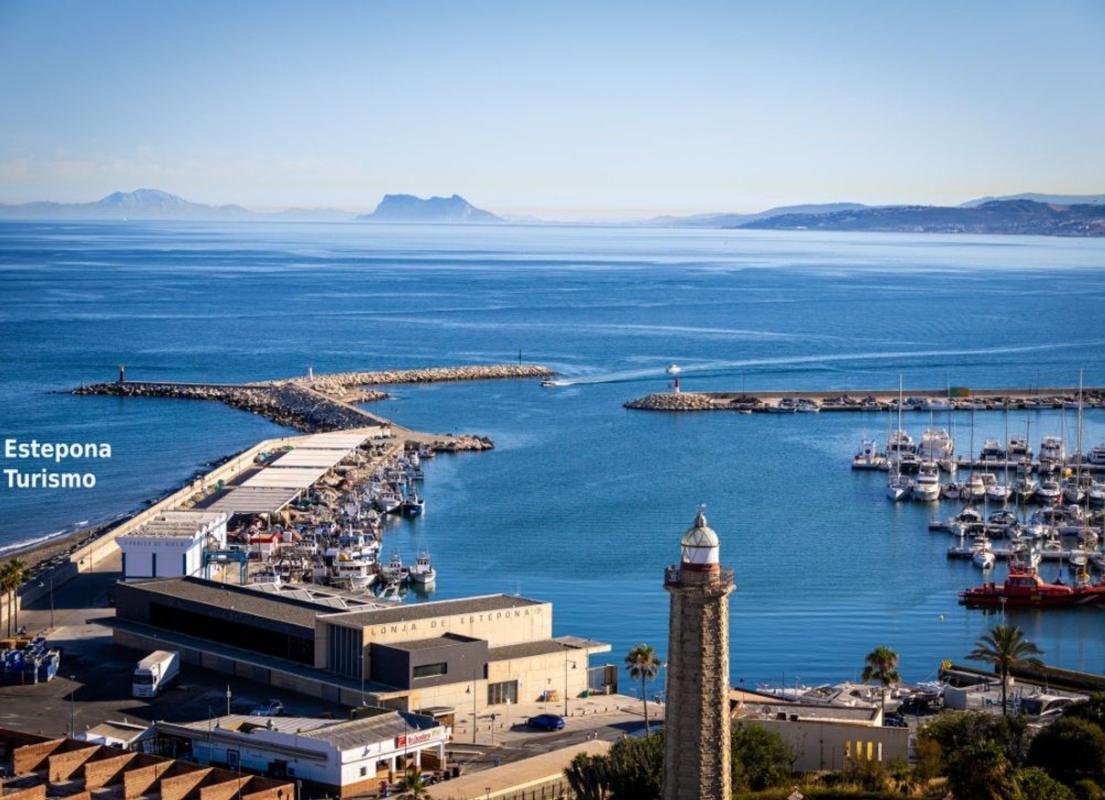 Venta de piso en Piso en Puerta del Mar, 7, Puerto de Estepona, Estepona, Estepona
photo 1