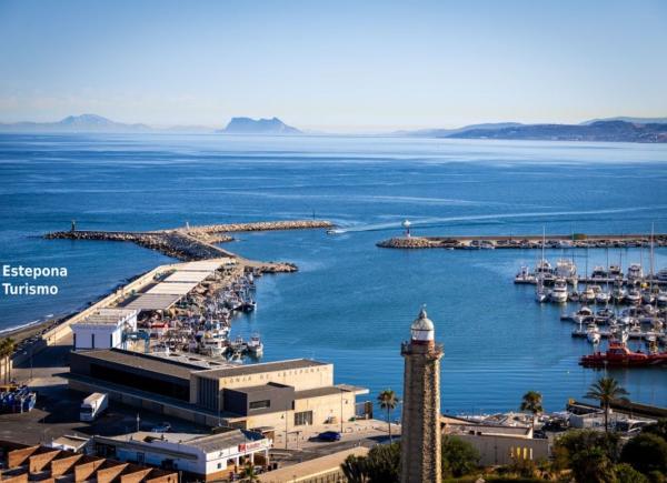 Venta de piso en Piso en Puerta del Mar, 7, Puerto de Estepona, Estepona, Estepona
photo 1