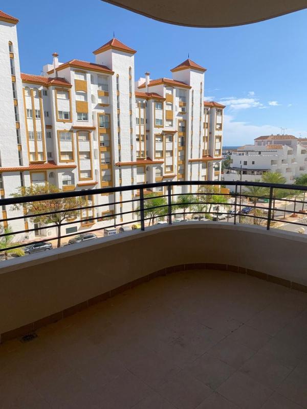 Venta de piso en Piso en Puerta del Mar, 7, Puerto de Estepona, Estepona, Estepona
photo 2