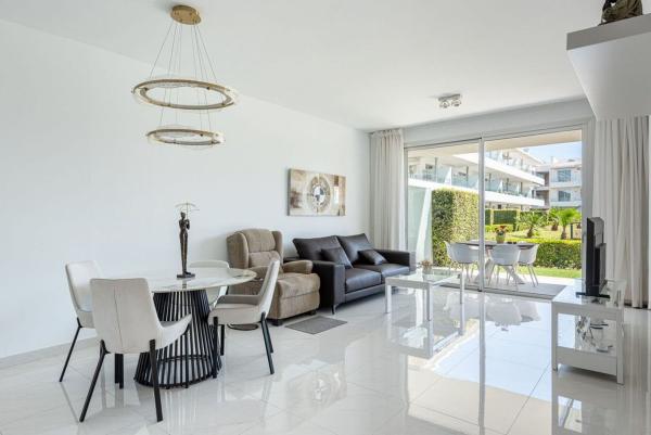 Venta de piso en Piso en Avenida de Bel-Air, 4, Bel-Air, Estepona, Estepona
thumbnail 2
