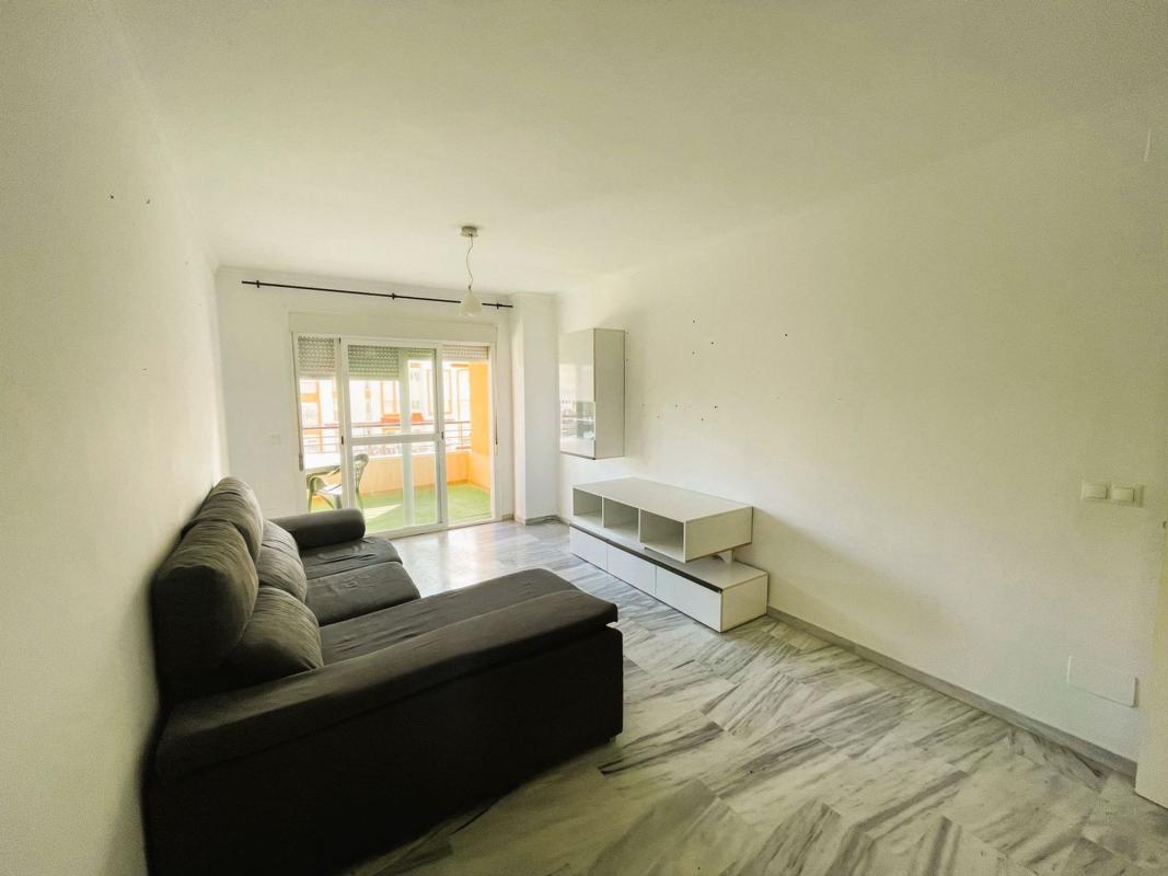 Venta de piso en Piso en Puerta del Mar, 9, Puerto de Estepona, Estepona, Estepona
photo 3