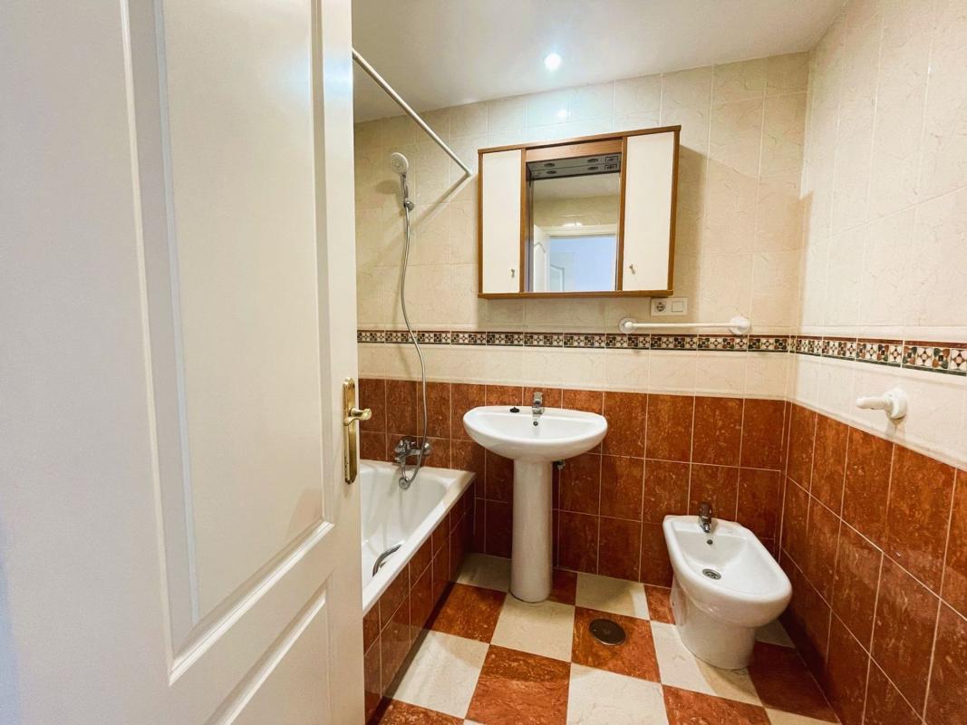 Venta de piso en Piso en Puerta del Mar, 9, Puerto de Estepona, Estepona, Estepona
photo 5