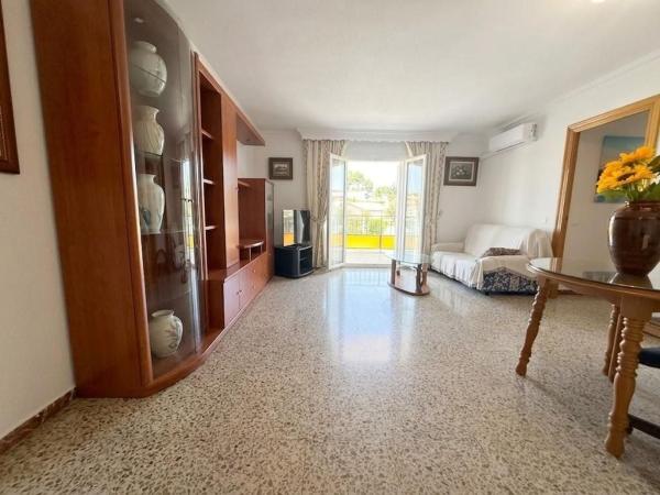 Venta de piso en Piso en Calle Ramal Atabalero, Los Almendros - El Limonero - El Tomillar, Málaga, Málaga
thumbnail 1
