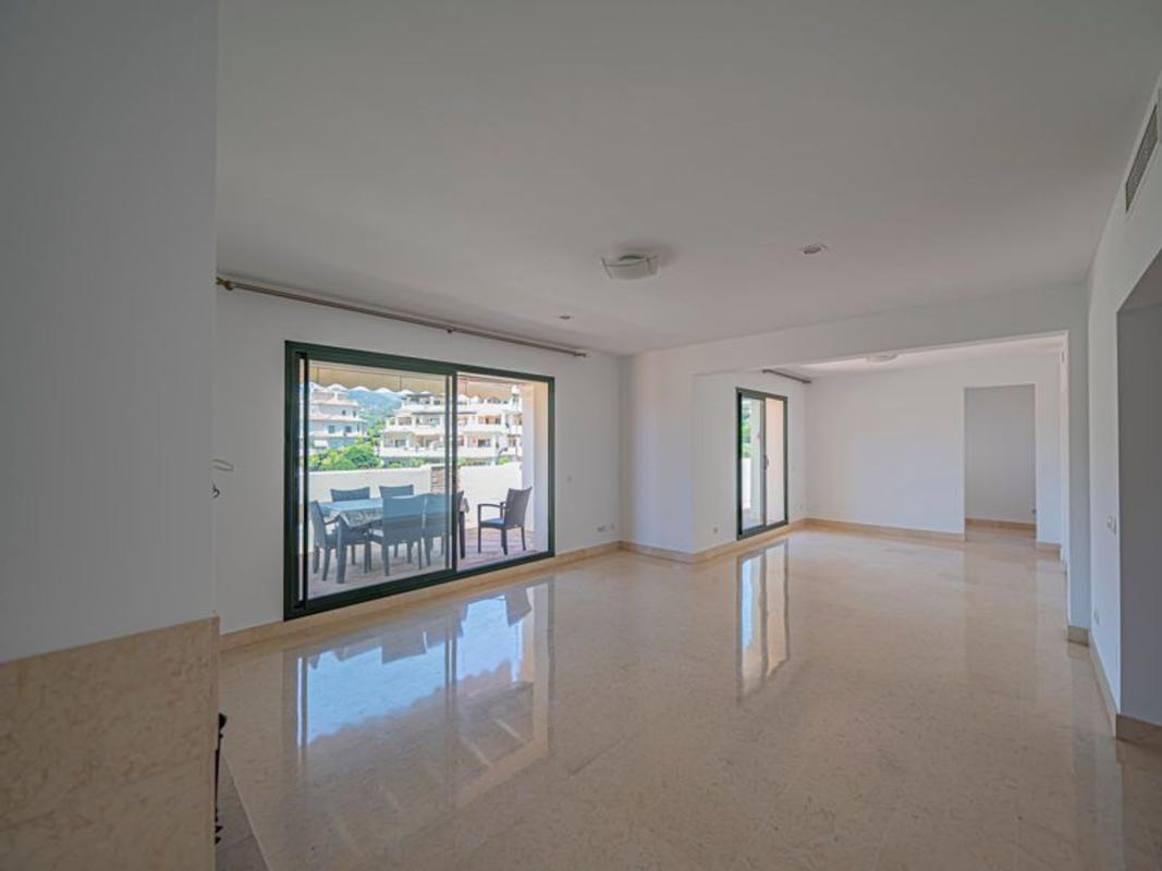 Venta de duplex en Dúplex en capanes dle golf, Los Arqueros-Puerto del Almendro, Benahavís, Benahavís photo 5