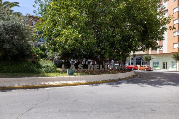 Duplex en venta en Dúplex en Calle Juan René, Girón - Las Delicias - Pacífico, Málaga, Málaga photo 2