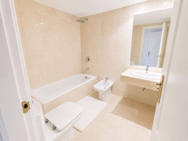 Venta de piso en Piso en Urbanización Golf Río Real, Rio Real, Marbella, Marbella
 photo 4
