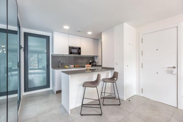 Venta de piso en Piso en Avenida Fuengirola, Las Gaviotas, Fuengirola, Fuengirola
 photo 2