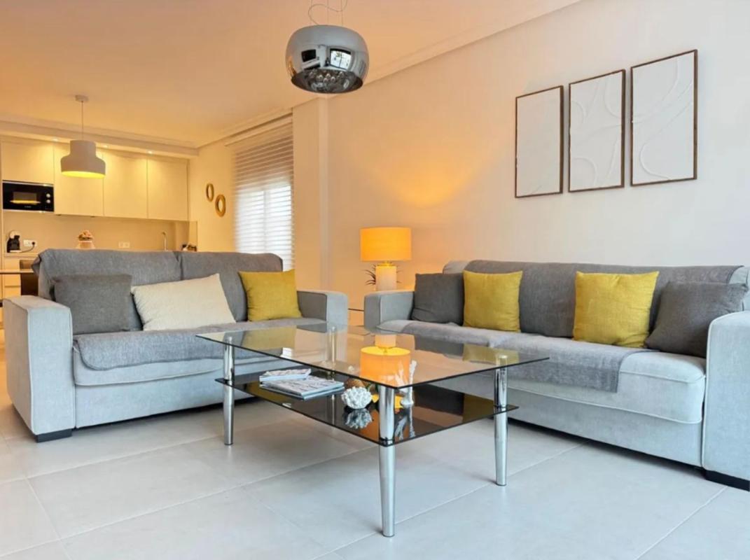 Venta de piso en Piso en Calle Huerta Chica, Casco Antiguo, Marbella, Marbella
photo 2